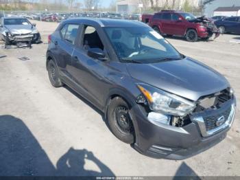  Salvage Nissan Kicks