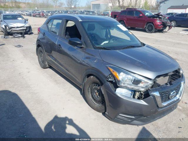  Salvage Nissan Kicks