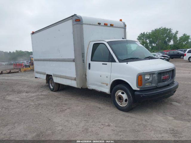  Salvage General Motors Savana Cutaway