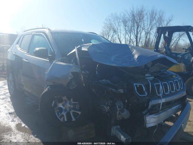  Salvage Jeep Compass
