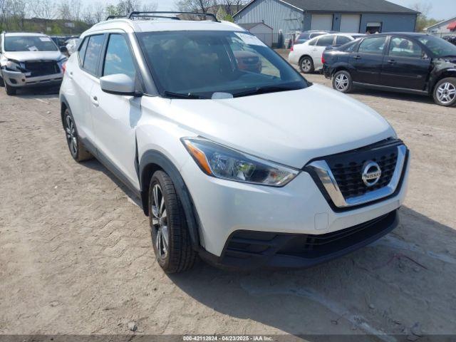  Salvage Nissan Kicks