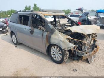  Salvage Toyota Sienna