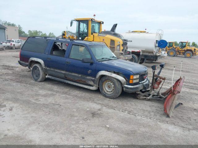 Salvage GMC Suburban 1500