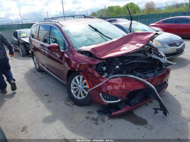  Salvage Chrysler Pacifica