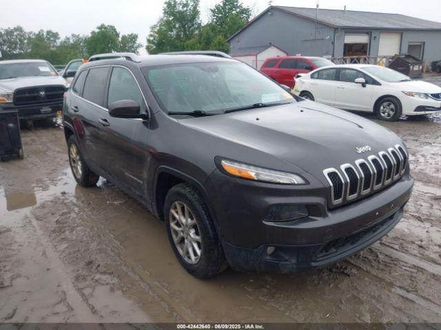  Salvage Jeep Cherokee