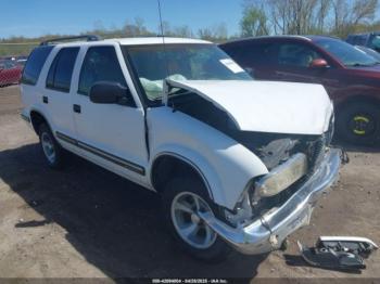  Salvage Chevrolet Blazer