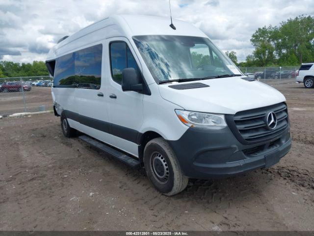  Salvage Mercedes-Benz Sprinter 2500