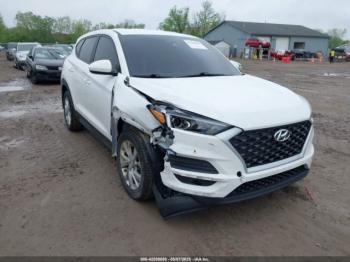  Salvage Hyundai TUCSON