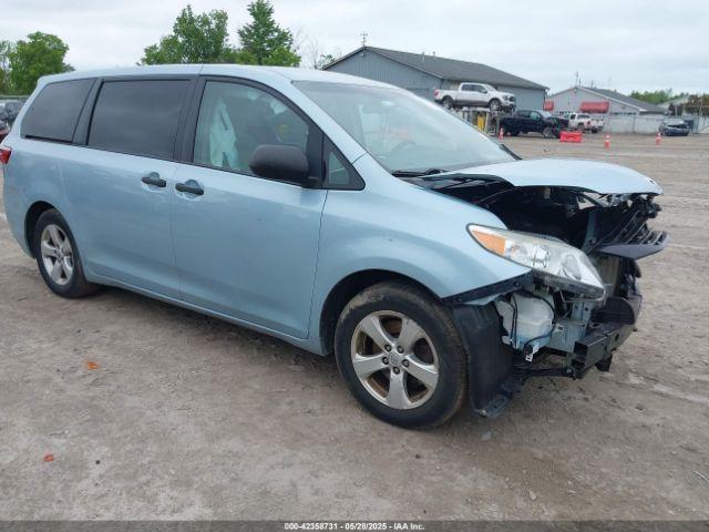  Salvage Toyota Sienna