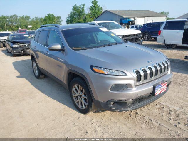  Salvage Jeep Cherokee