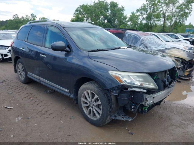  Salvage Nissan Pathfinder