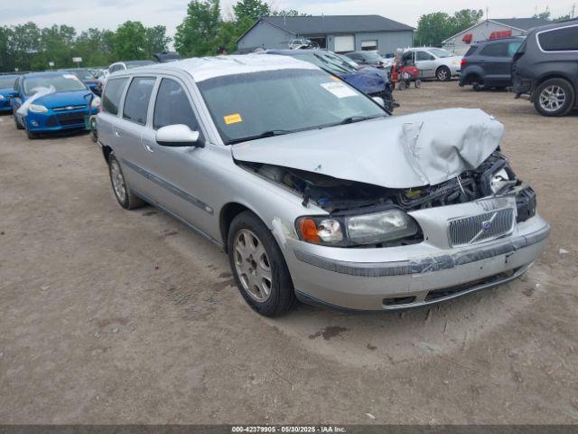  Salvage Volvo V70