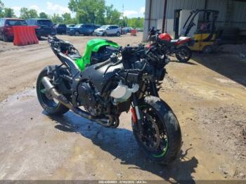  Salvage Kawasaki Zx1002