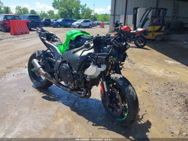  Salvage Kawasaki Zx1002