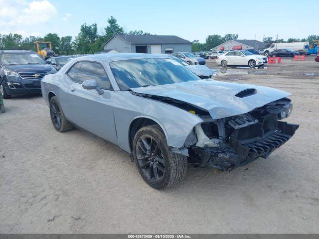  Salvage Dodge Challenger