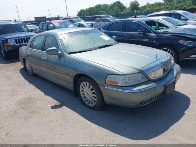  Salvage Lincoln Towncar