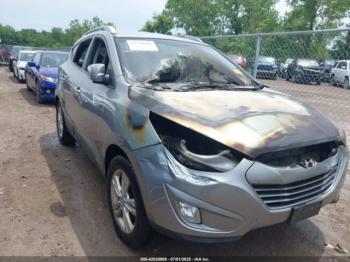  Salvage Hyundai TUCSON