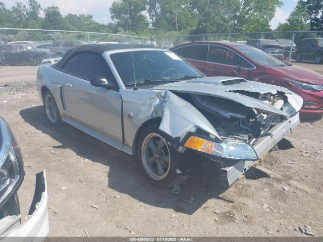 Salvage Ford Mustang