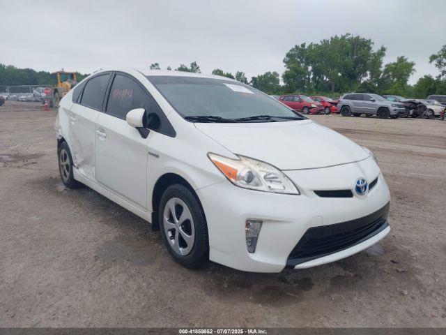  Salvage Toyota Prius