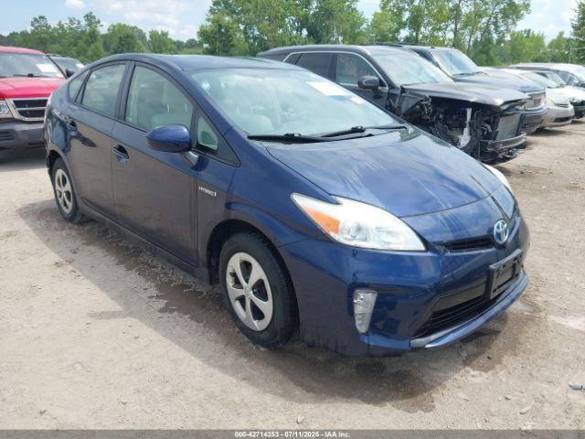  Salvage Toyota Prius