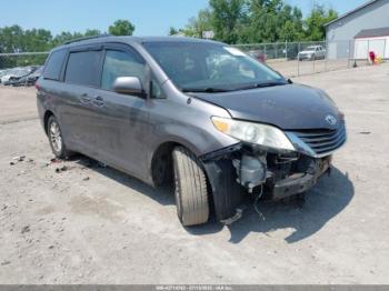  Salvage Toyota Sienna