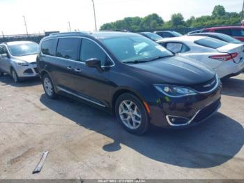  Salvage Chrysler Pacifica