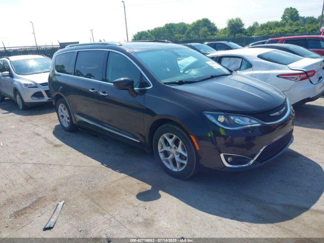  Salvage Chrysler Pacifica