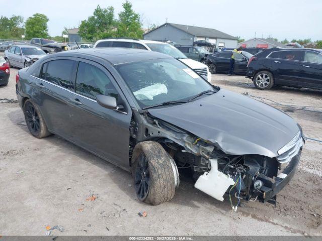  Salvage Chrysler 200