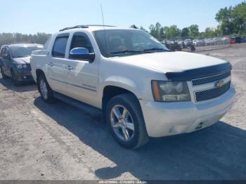  Salvage Chevrolet Avalanche