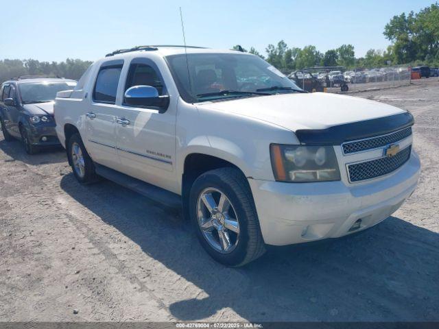  Salvage Chevrolet Avalanche