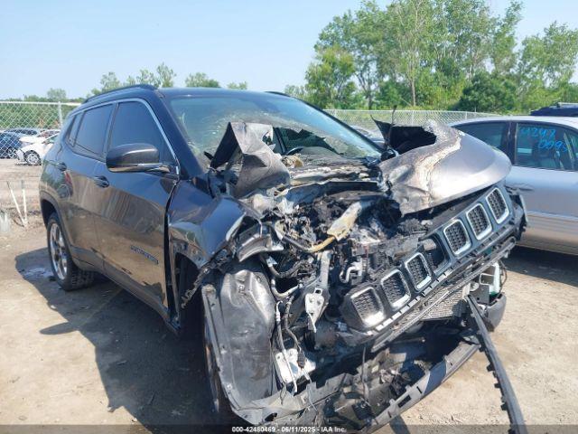 Salvage Jeep Compass