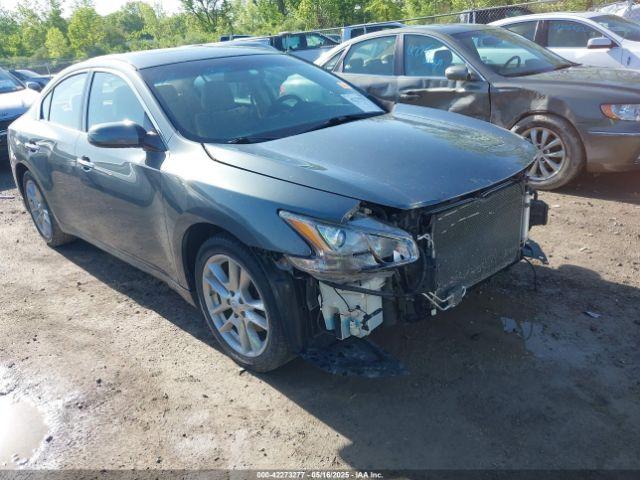  Salvage Nissan Maxima