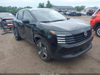  Salvage Nissan Kicks