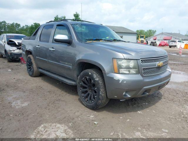  Salvage Chevrolet Avalanche 1500