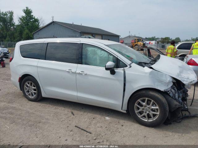  Salvage Chrysler Voyager