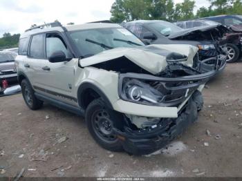  Salvage Ford Bronco