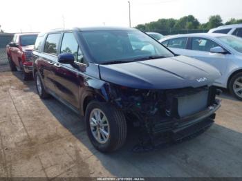  Salvage Kia Carnival