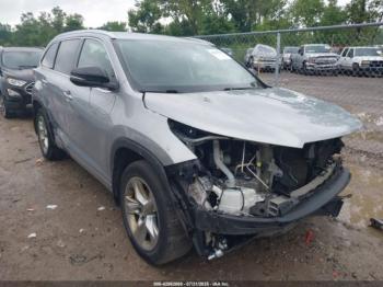  Salvage Toyota Highlander