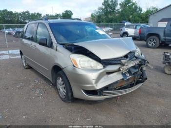  Salvage Toyota Sienna
