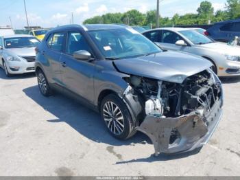  Salvage Nissan Kicks