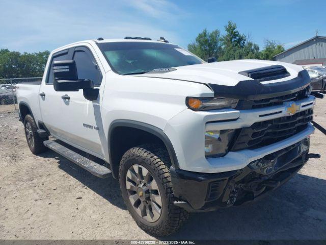  Salvage Chevrolet Silverado 2500