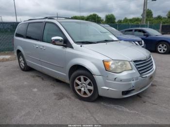  Salvage Chrysler Town & Country