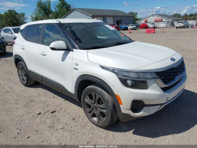  Salvage Kia Seltos