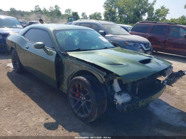 Salvage Dodge Challenger