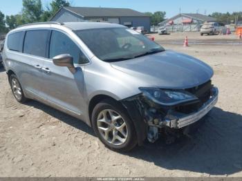  Salvage Chrysler Pacifica