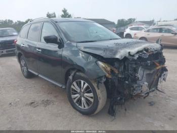  Salvage Nissan Pathfinder