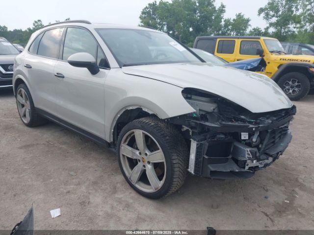  Salvage Porsche Cayenne