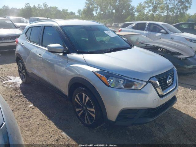  Salvage Nissan Kicks