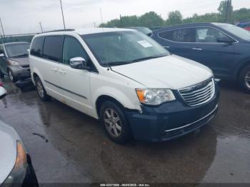  Salvage Chrysler Town & Country