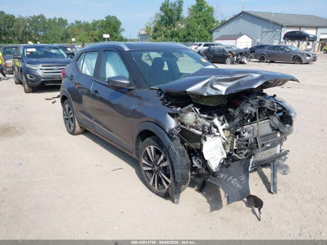  Salvage Nissan Kicks